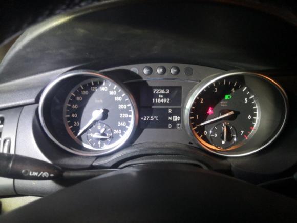 [上海·沪B] 二手奔驰奔驰R级2017款 R 320 4MATIC 豪华型臻藏版