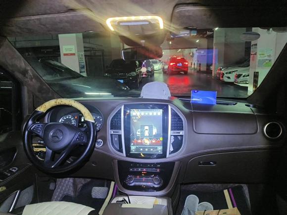 [上海·沪D] 二手奔驰奔驰V级2017款 V 260 领航版