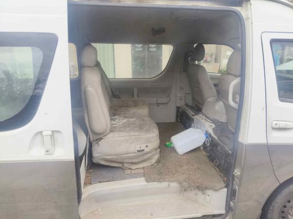 [上海·沪A] 二手金杯金杯海狮2011款 2.4L第六代翔龙标准型4RB2