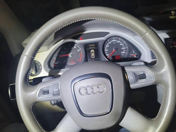[深圳·粤B] 二手奥迪奥迪A6L2011款 2.0 TFSI 自动标准型
