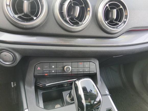 [上海·苏U] 二手魏牌魏牌 VV52017款 2.0T 旗舰型