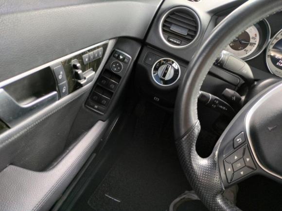 [上海·沪F] 二手奔驰奔驰C级2013款 C 260 CGI 时尚型