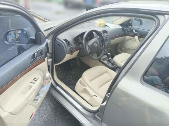 [上海·赣L] 二手斯柯达明锐2014款 1.6L 自动逸俊版