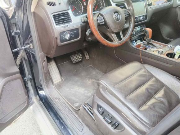 [上海·沪E] 二手大众途锐2011款 3.0TSI 高配型