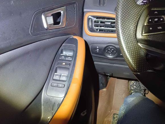 [苏州·苏E] 二手奇瑞瑞虎72016款 1.5T 手动耀目版