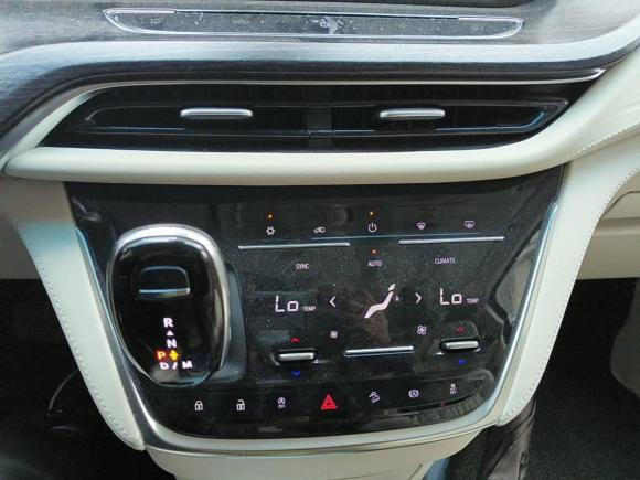 [上海·沪D] 二手别克别克GL82021款 Avenir艾维亚 六座贤礼版