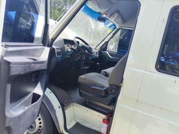 [成都·川A] 二手依维柯依维柯得意2017款 2.5T A35客车5-7座47Z5