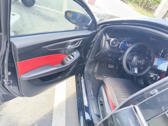 [上海·沪C] 二手名爵MG62020款 1.5T 自动Trophy旗舰版