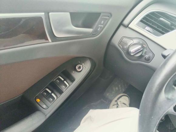 [上海·沪B] 二手奥迪奥迪A4L2016款 35 TFSI 典藏版 S line舒适型