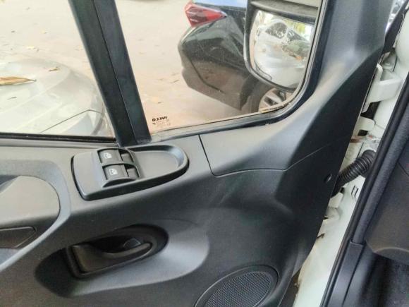 [深圳·粤B] 二手依维柯依维柯欧胜2021款 2.0T 手动超瑞短轴低顶手动门F1A