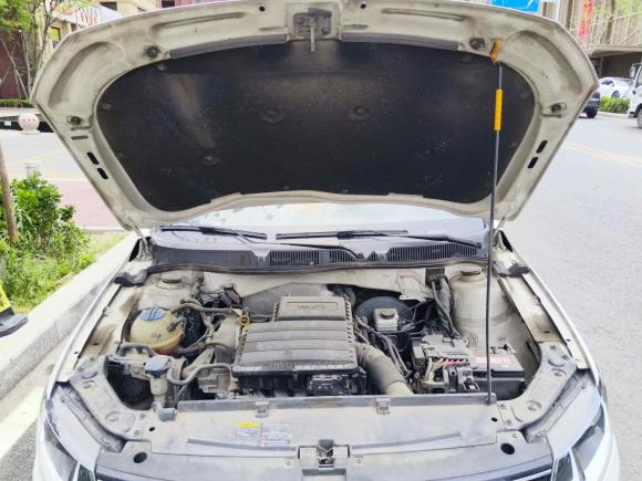 [青岛·鲁B] 二手大众朗逸2015款 1.6L 自动舒适版