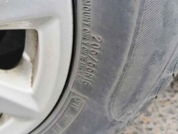 [济南·鲁A] 二手荣威荣威i52020款 1.5L 自动4G互联领豪版