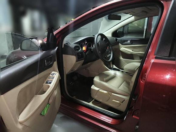 [西安·陕A] 二手福特福克斯2011款 两厢 1.8L 自动时尚型