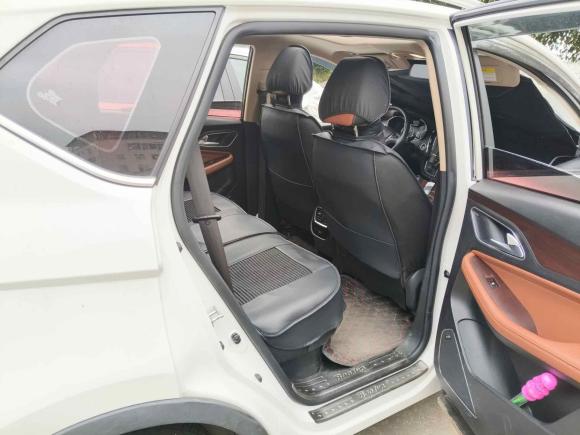 [深圳·鄂R] 二手宝骏宝骏5602017款 律动版 1.5T 手动尊享型