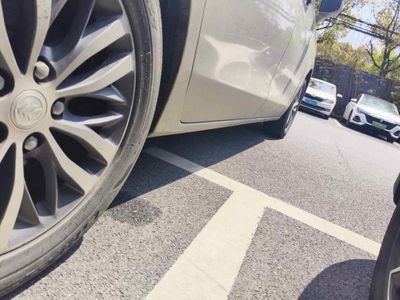 [上海·沪F] 二手别克别克GL82020款 ES陆尊 653T 舒适型