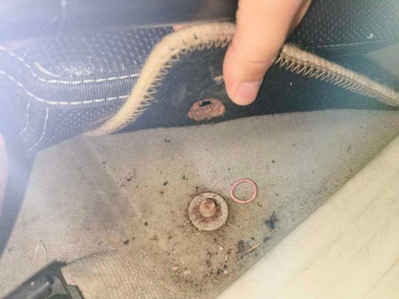 [芜湖·粤A] 二手奥迪奥迪A6L2011款 2.0 TFSI 自动标准型