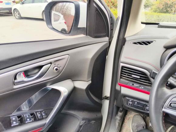 [青岛·晋M] 二手长安长安CS552018款 1.5T 手动炫色型 国V