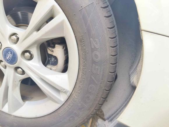 [苏州·苏E] 二手福特福克斯2017款 三厢 1.6L 手动舒适型智行版