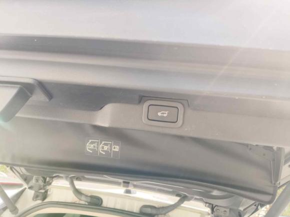 [上海·沪M] 二手路虎发现2020款 2.0T SE