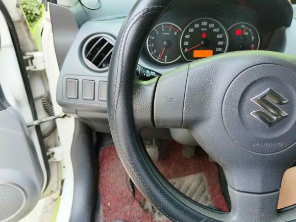 [温州·浙C] 二手铃木雨燕2013款 1.3L 手动超值版