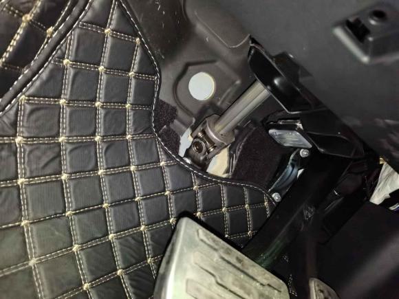 [上海·沪F] 二手路虎揽胜极光2020款 249PS R-DYNAMIC SE 运动科技版