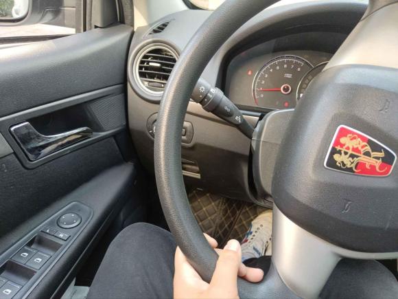 [南通·苏F] 二手荣威荣威3502015款 1.5L 自动豪华天窗版