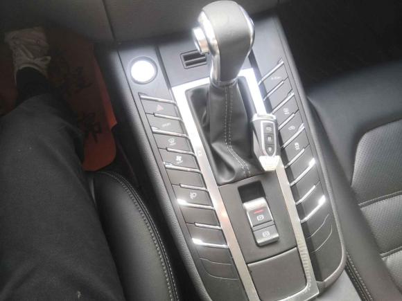 [青岛·鲁B] 二手众泰众泰SR92017款 2.0T 自动极致之路版