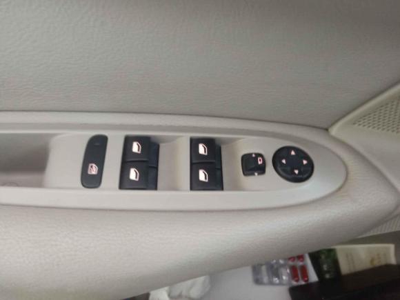 [深圳·辽A] 二手雪铁龙雪铁龙C4L2013款 1.6L 自动劲享版