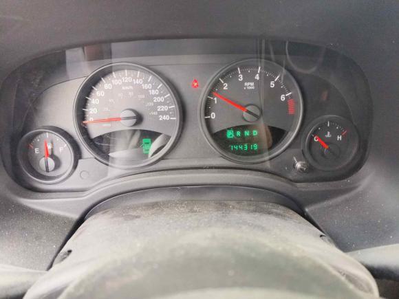 [台州·浙J] 二手Jeep自由客2011款 2.4 运动版