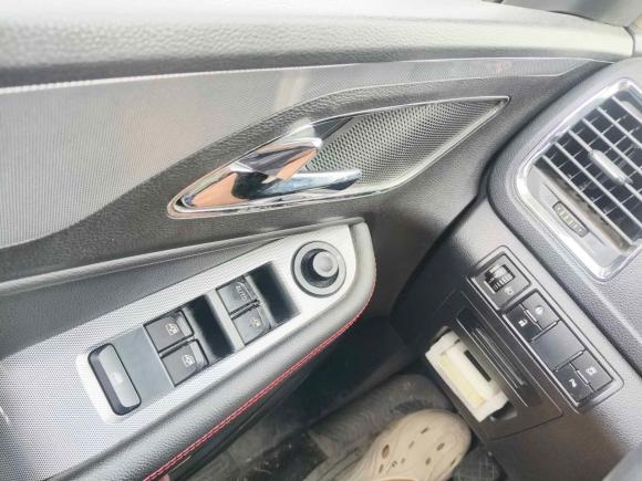 [上海·沪C] 二手宝骏宝骏5602015款 1.8L 手动豪华型