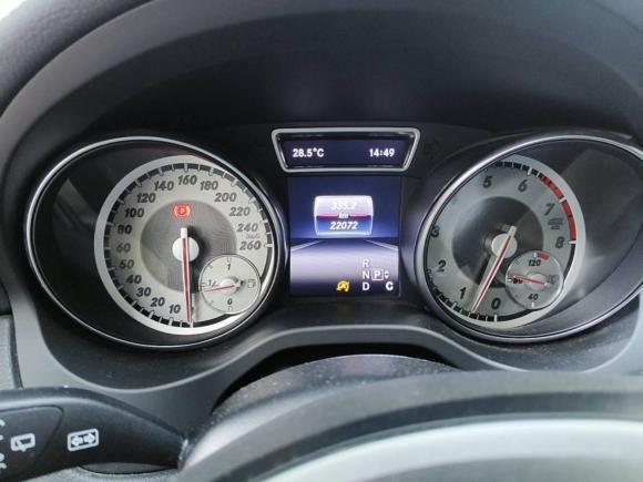 [上海·沪B] 二手奔驰奔驰GLA2016款 GLA 200 时尚型