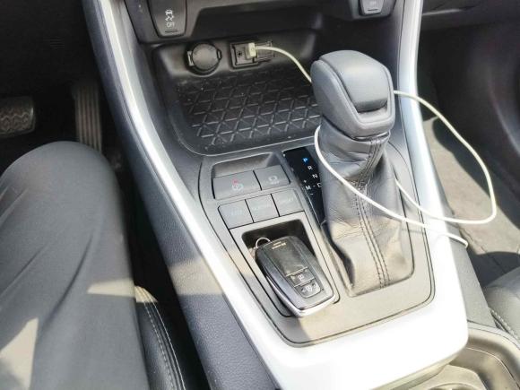 [上海·沪D] 二手丰田威兰达2020款 2.0L CVT两驱豪华版