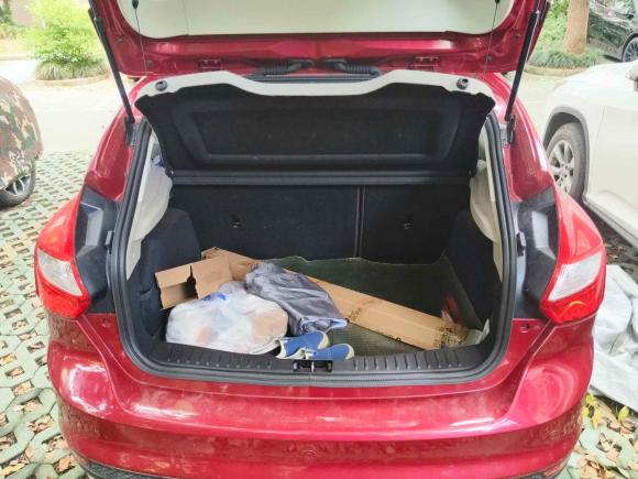 [上海·苏F] 二手福特福克斯2012款 两厢 1.6L 自动风尚型