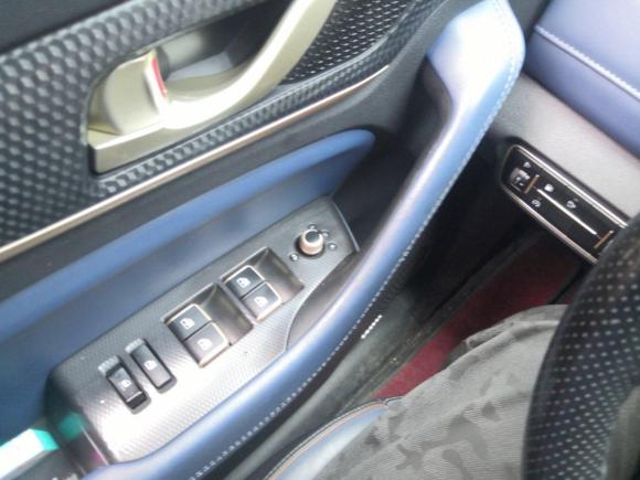 [上海·豫N] 二手长安欧尚欧尚COS1°(科赛)2018款 1.5T 自动 妙 7座