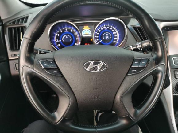 [上海·皖A] 二手现代索纳塔2013款 2.0L 自动豪华版