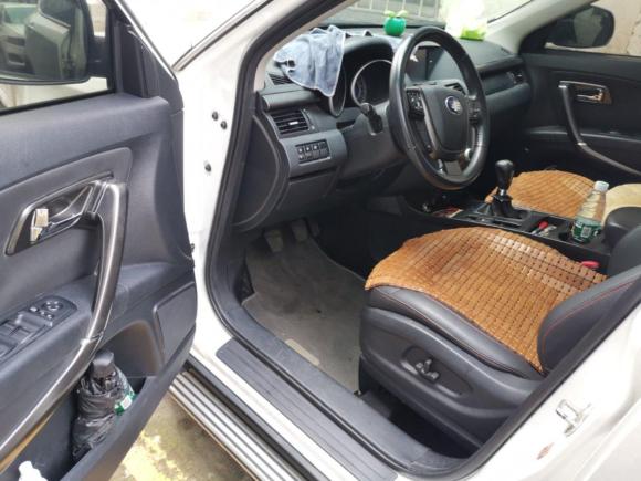 [广州·桂L] 二手奔腾奔腾X802015款 2.0L 手动豪华型