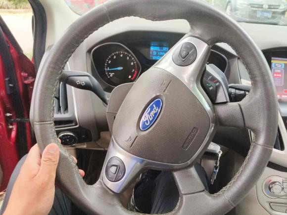 [上海·苏F] 二手福特福克斯2012款 两厢 1.6L 自动风尚型