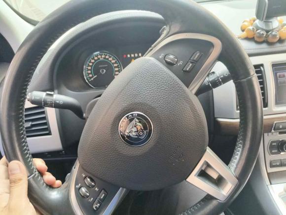 [广州·粤A] 二手捷豹捷豹XF2015款 XF 2.0T 风华版