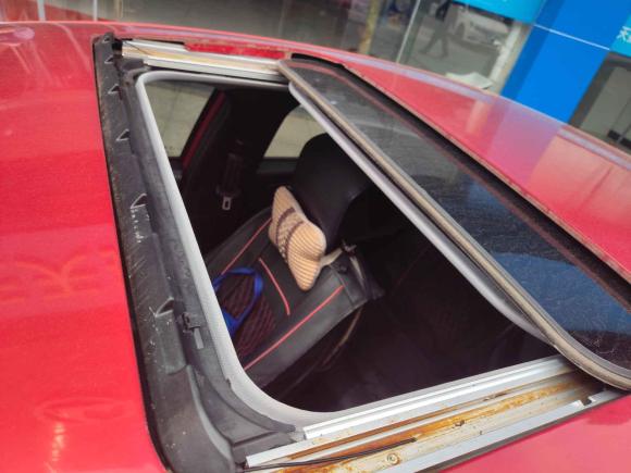 [上海·皖B] 二手奇瑞艾瑞泽52016款 1.5L CVT领锐版