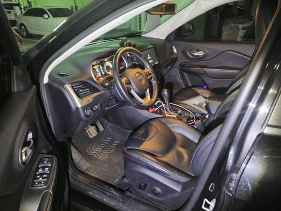 [武汉·鄂A] 二手Jeep自由光2016款 2.4L 领先版