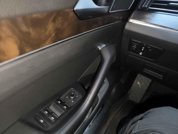 [武汉·鄂A] 二手大众迈腾2018款 330TSI DSG 豪华型