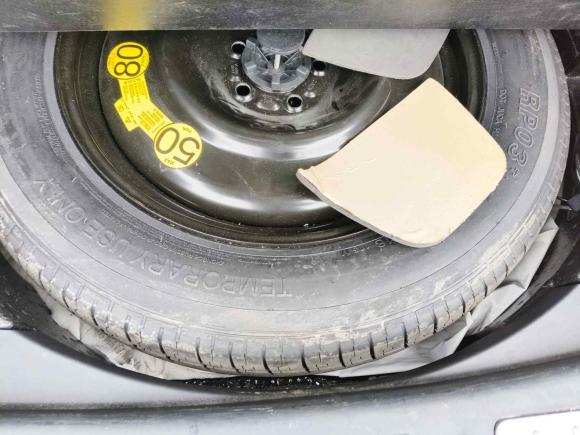 [上海·鄂A] 二手路虎揽胜极光2016款 2.0T SE PLUS 智享版