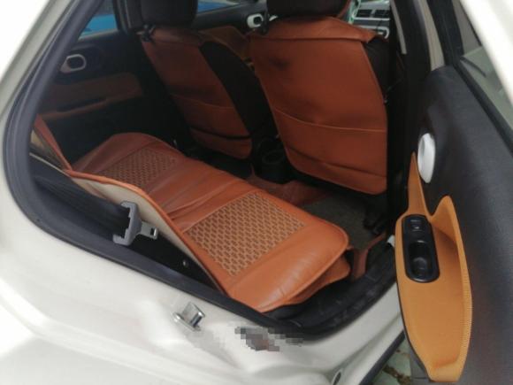 [上海·沪C] 二手名爵名爵3SW2015款 1.5L AMT精英型