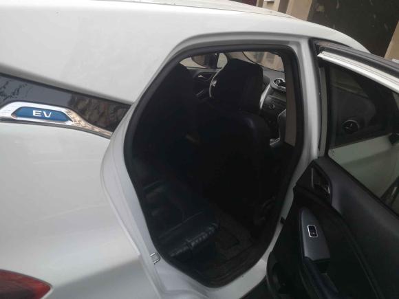 [成都·川A] 二手比亚迪元新能源2018款 EV360 智联尚酷型