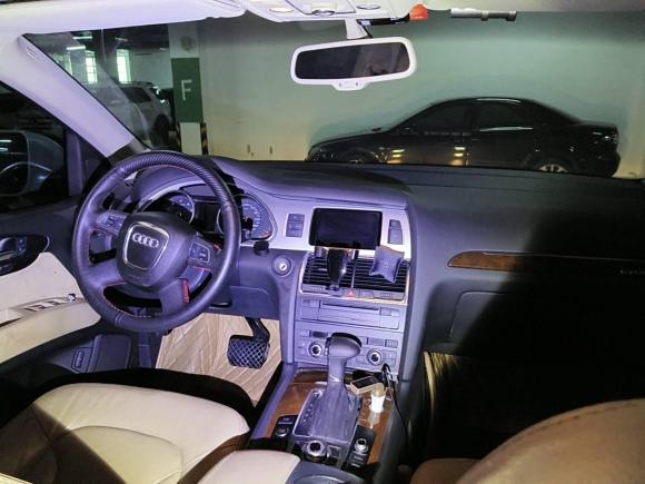 [深圳·粤B] 二手奥迪奥迪Q72011款 3.0 TFSI 进取型(200kW)