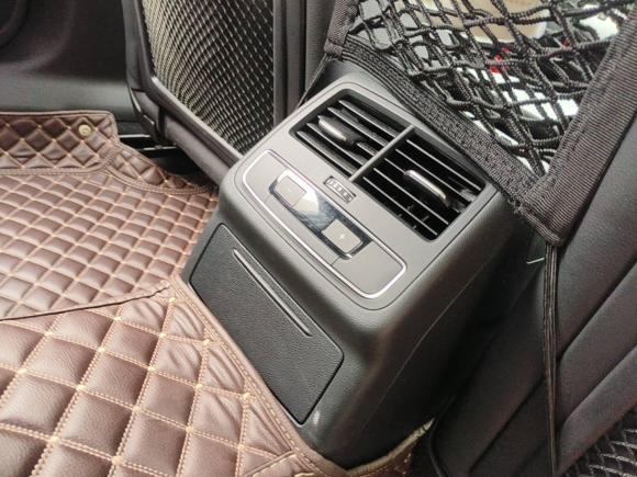 [成都·川A] 二手奥迪奥迪A4L2018款 30周年年型 40 TFSI 时尚型