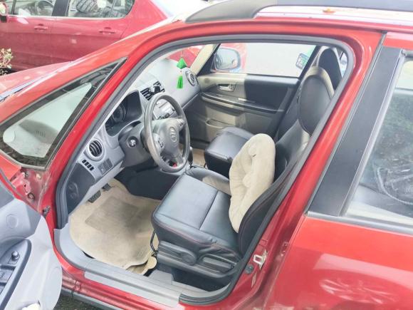 [南京·苏A] 二手铃木天语 SX42011款 两厢 1.6L 自动灵动型