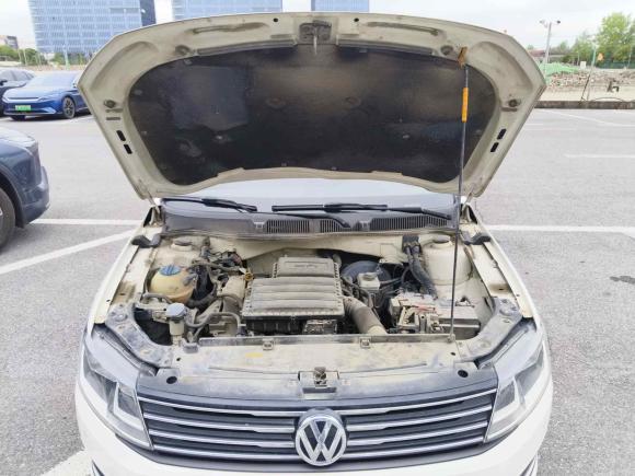 [上海·沪F] 二手大众朗行2015款 1.6L 手动舒适版