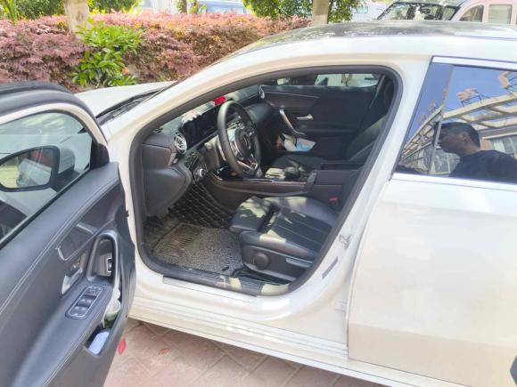 [南京·苏L] 二手奔驰奔驰A级2022款 改款二 A 200 L 运动轿车时尚型