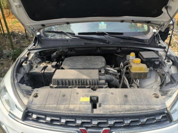 [杭州·浙A] 二手五菱汽车五菱宏光S32018款 1.5T 手动豪华型 国V